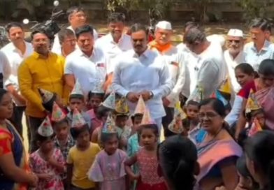 जिल्हा परिषद शाळांमध्ये नवचैतन्य ! नव्या शैक्षणिक वर्षाचे उत्साहात स्वागत !! विद्यार्थ्यांच्या सर्वांगीण विकासासाठी पालकांचे सहकार्य महत्त्वाचे : विक्रम खुटवड